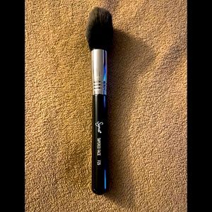Sigma F25 tapered face brush